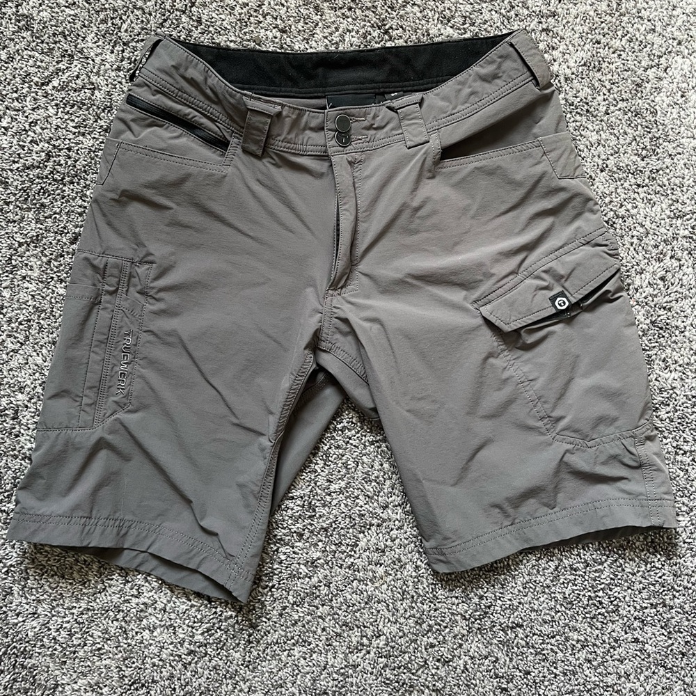 Men's Gray Performance Cargo Shorts